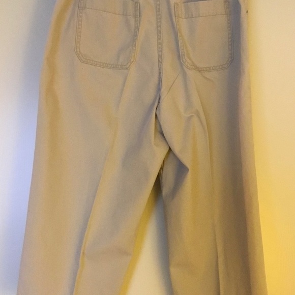 Lee at The Waist Capri Pants by VF Jeans Wear, Inc. SZ 12M - Picture 4 of 9